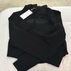 NWT Buff Bunny Cropped keyhole hoodie black size medium